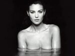 30 HOT Black & White photoes from Monica Bellucci - The Ciga